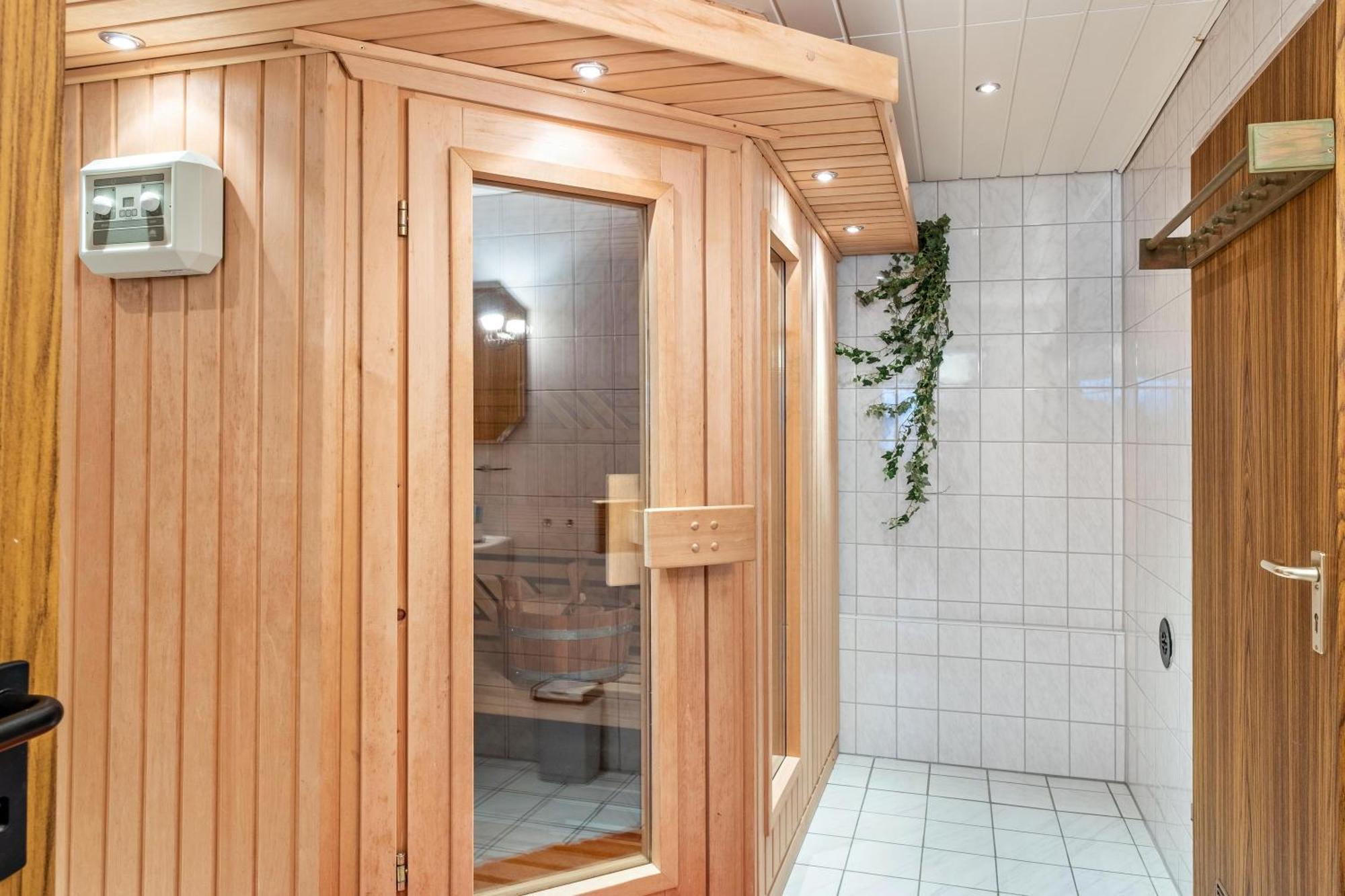 Ferienwohnung Bei Franka Mit Sauna Freiburg im Breisgau Exterior photo