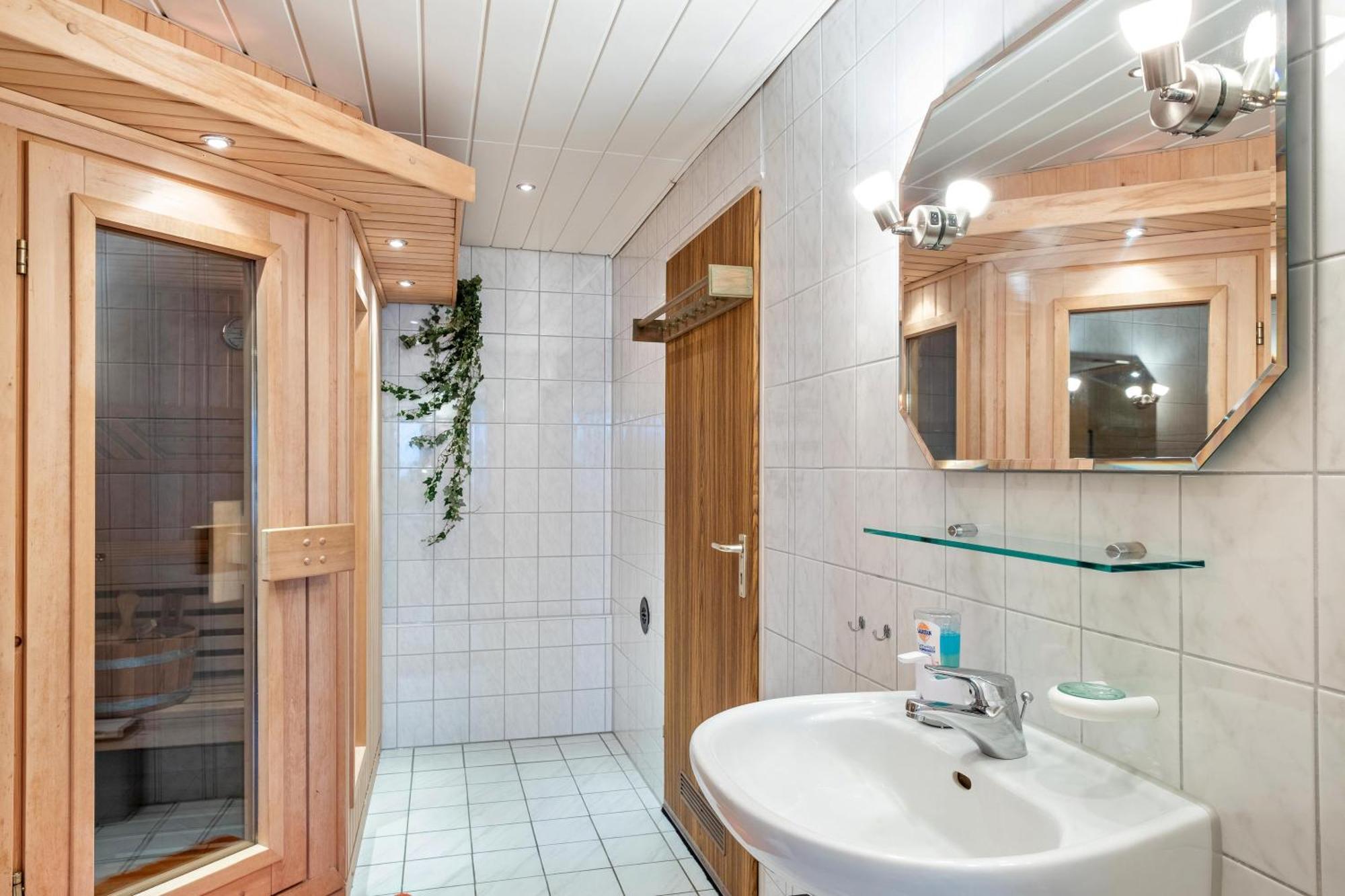 Ferienwohnung Bei Franka Mit Sauna Freiburg im Breisgau Exterior photo